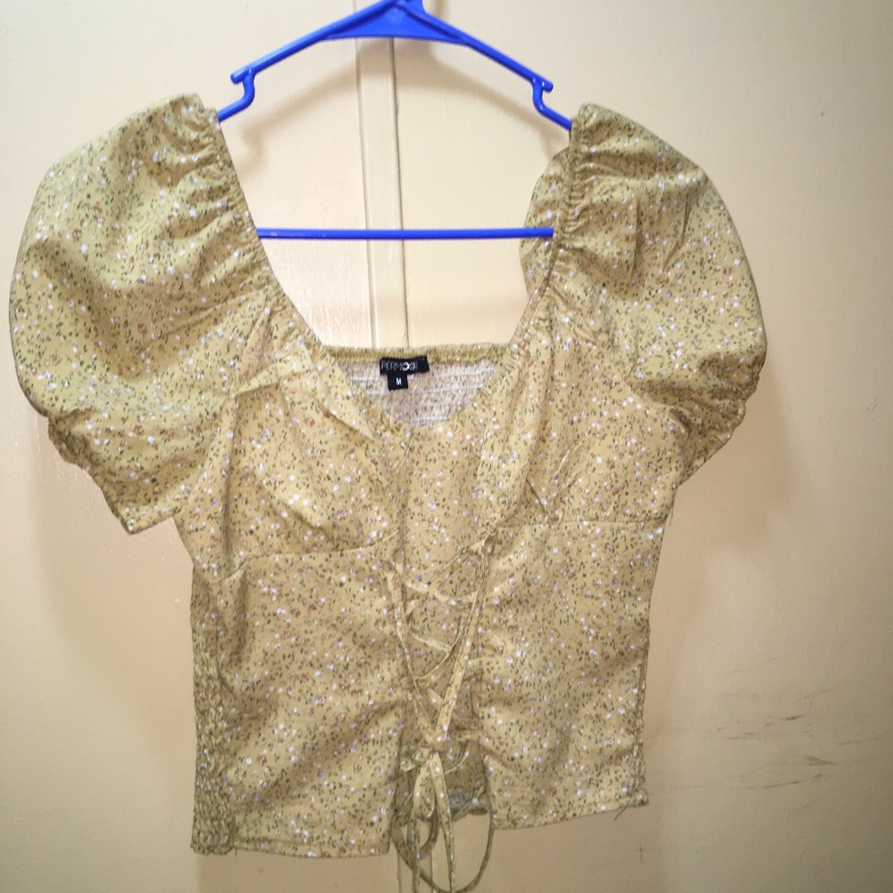 Size medium color yellow